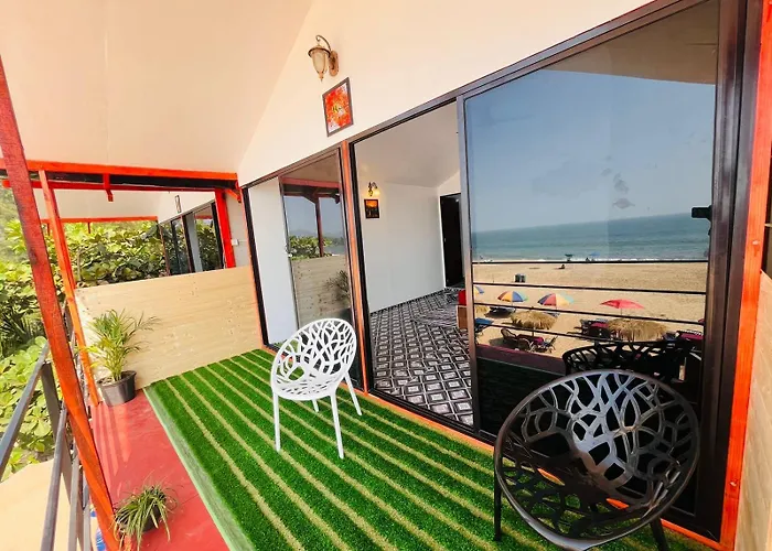 Casa Beach Hut Resort